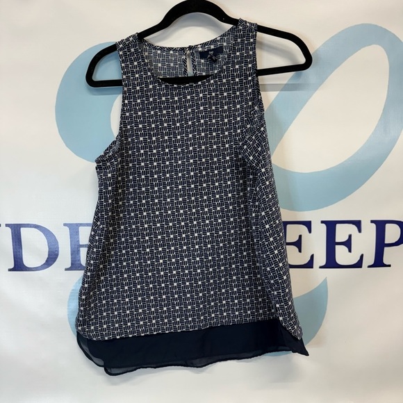 Gap Women’s sleeveless blouse size medium - Picture 1 of 7